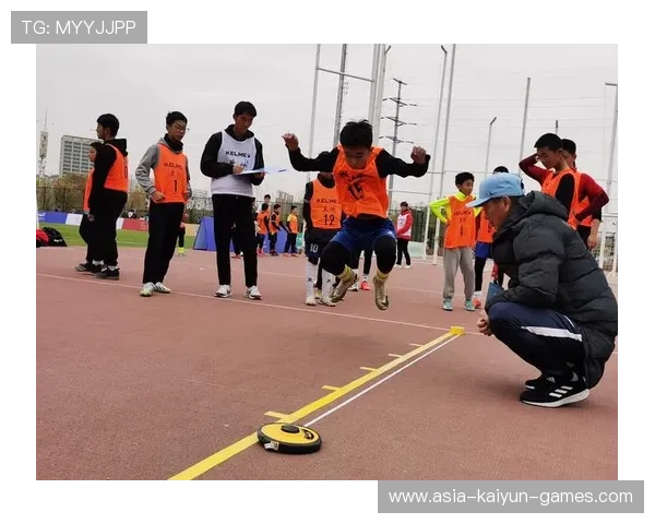跳远教练揭示提升弹跳的秘诀，引发模仿热潮