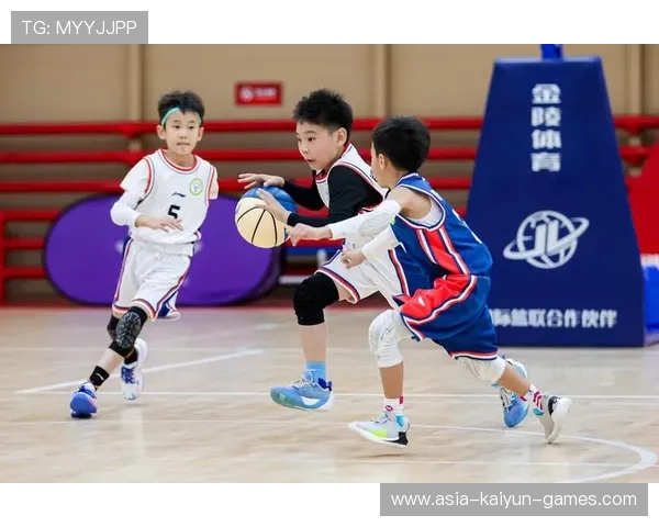 中国篮球如何提升国家队与俱乐部战术协同效率，篮球俱乐部和国家队的区别