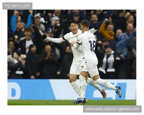 亚马尔右路内切后左脚搓射远角，皮球击中立柱内侧入网