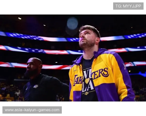 湖人主场气势足，开局就压住