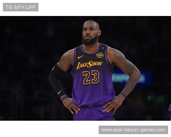 詹姆斯末节连攻得分，湖人外线却断电，詹姆斯湖人主场首秀