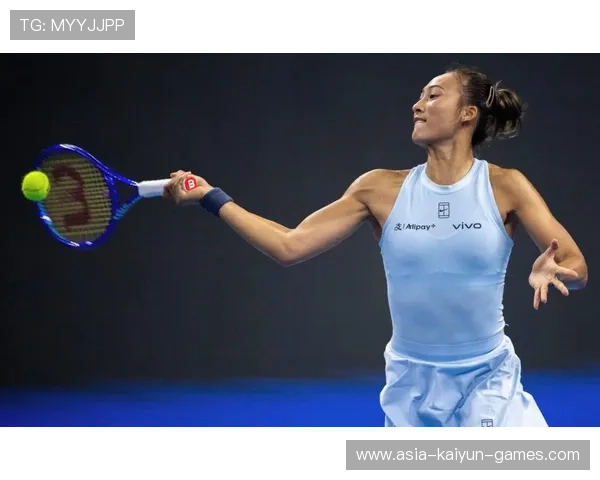 郑钦文强力发球直接得分,跻身世界前十名 郑钦文强力发球直接得分,跻身世界前十名